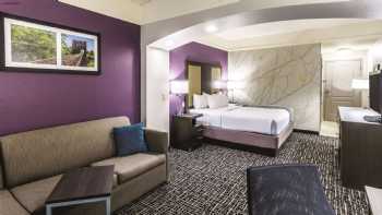 La Quinta Inn & Suites by Wyndham Mission at West McAllen