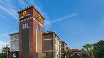 La Quinta Inn & Suites by Wyndham Houston New Caney