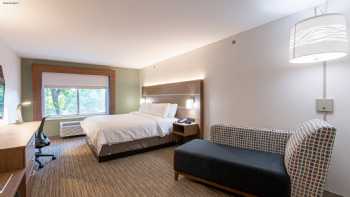 Holiday Inn Express & Suites Arlington North – Stadium Area, an IHG Hotel