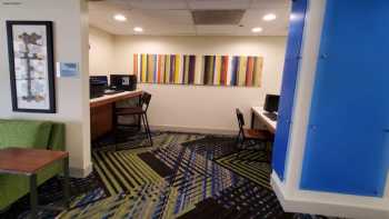 Holiday Inn Express & Suites Arlington North – Stadium Area, an IHG Hotel