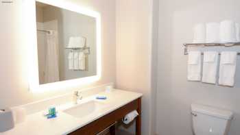 Holiday Inn Express & Suites New Boston, an IHG Hotel