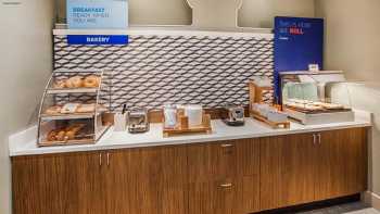 Holiday Inn Express & Suites New Boston, an IHG Hotel