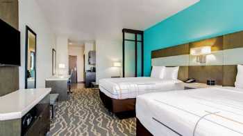 La Quinta Inn & Suites by Wyndham Northlake Ft. Worth