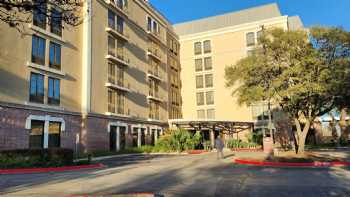 DoubleTree by Hilton Hotel Austin - University Area