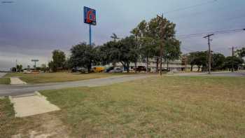 Motel 6 San Marcos, TX