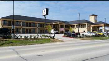 Moulton Inn and Suites