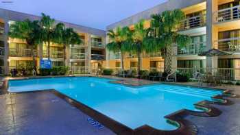 DoubleTree by Hilton Hotel Houston Hobby Airport