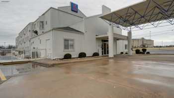 Motel 6 Denison, TX