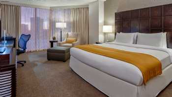 DoubleTree by Hilton Hotel Houston - Greenway Plaza