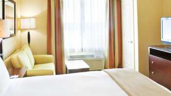 Holiday Inn Express & Suites Dallas East - Fair Park, an IHG Hotel