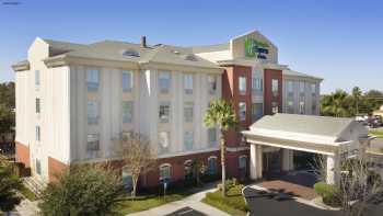 Holiday Inn Express & Suites Uvalde, an IHG Hotel