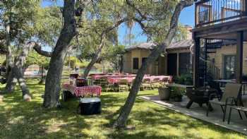 Live Oaks Bed & Breakfast & RV Park