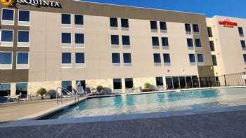 La Quinta Inn & Suites by Wyndham Del Rio