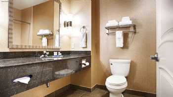 Best Western Plus Texarkana Inn & Suites