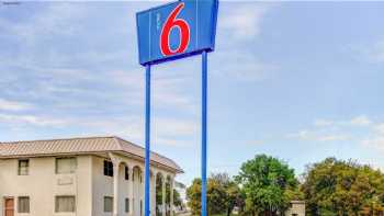 Motel 6 Waco, TX - Lacey Lakeview