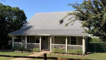 The Pecan Tree Inn