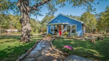 Tiny Bluebird Cottage