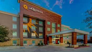 La Quinta Inn & Suites by Wyndham Northlake Ft. Worth