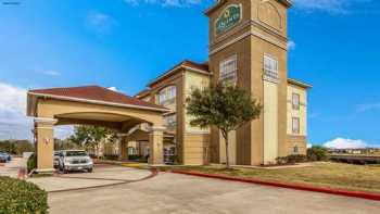 La Quinta Inn & Suites by Wyndham Angleton