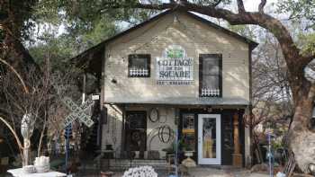 Cottage on the Square Bed & Breakfast