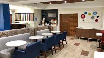 Holiday Inn Express & Suites Decatur, an IHG Hotel