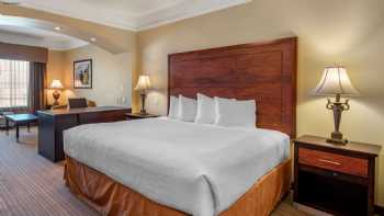 Best Western Plus Monica Royale Inn & Suites