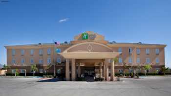 Holiday Inn Express & Suites Zapata, an IHG Hotel