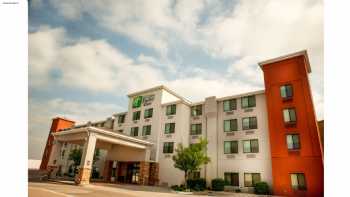 Holiday Inn Express & Suites Norfolk, an IHG Hotel