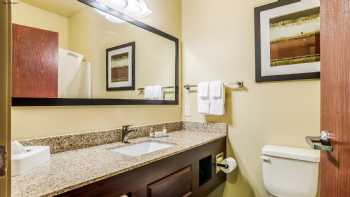 Cobblestone Hotel & Suites - McCook