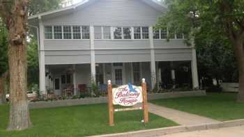 Balcony House Bed & Breakfast