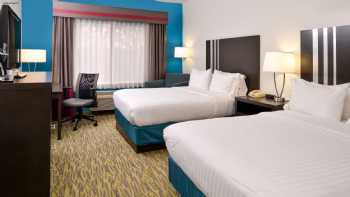 Holiday Inn Express & Suites Omaha West, an IHG Hotel