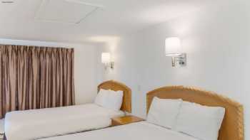 Americas Best Value Inn & Suites Hyannis Cape Cod