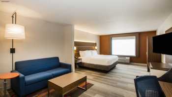 Holiday Inn Express & Suites Bellevue (Omaha Area), an IHG Hotel