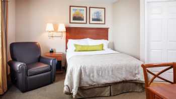 Candlewood Suites Bellevue, an IHG Hotel