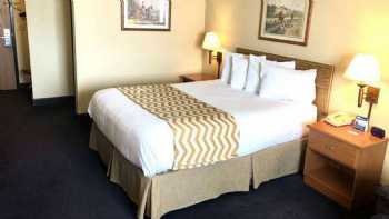 Travelodge by Wyndham Grand Island