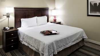 Hampton Inn & Suites Omaha-Downtown