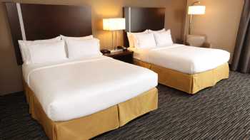 Holiday Inn Express & Suites Omaha South - Ralston Arena, an IHG Hotel