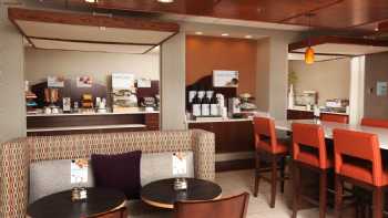 Holiday Inn Express & Suites Omaha South - Ralston Arena, an IHG Hotel