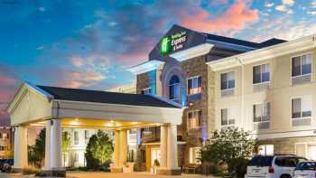 Holiday Inn Express & Suites Bellevue (Omaha Area), an IHG Hotel