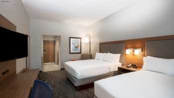 Holiday Inn Express & Suites Norfolk, an IHG Hotel