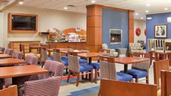 Holiday Inn Express & Suites Beatrice, an IHG Hotel