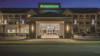 La Quinta Inn & Suites by Wyndham Logan