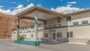 Quality Inn & Suites Salina National Forest Area