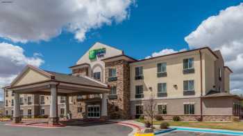 Holiday Inn Express & Suites Vernal - Dinosaurland, an IHG Hotel