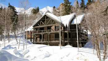 Stewart Mountain Lodging