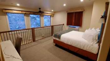 Bluff Dwellings Resort & Spa