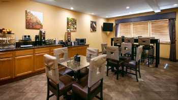 Best Western Dallas Inn & Suites