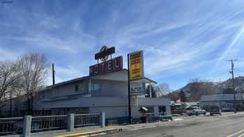 Oregon Trail Motel & Restaurant