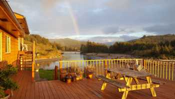 Lowden's Beachfront Lodging