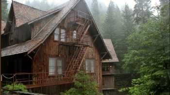 Chateau at the Oregon Caves